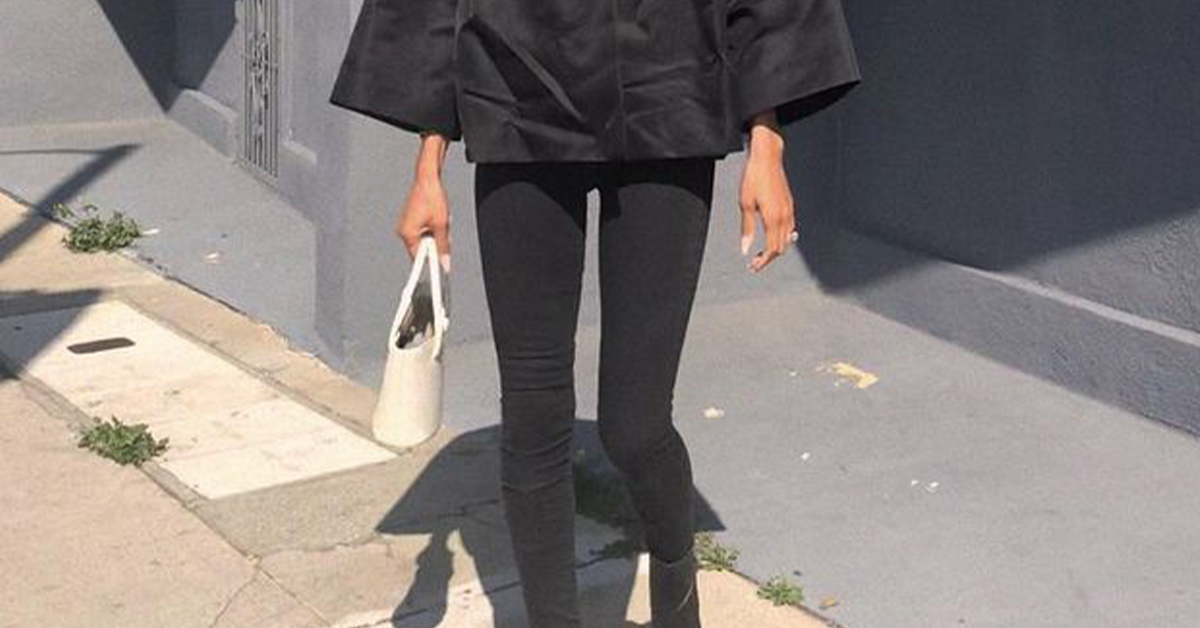 How to Wear Black Skinny Jeans and Look On-Trend?