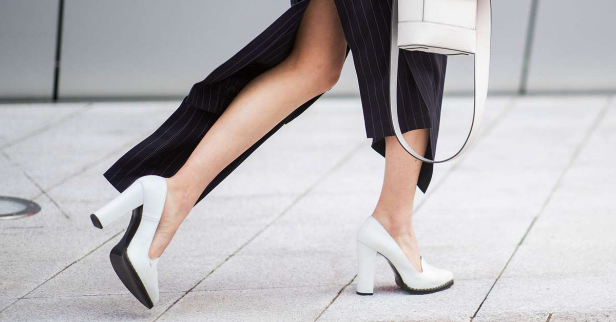 Block heel pumps deals outfit