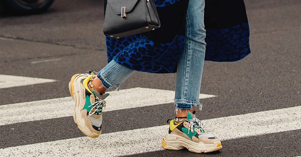 Chunky sneakers 2025 street style