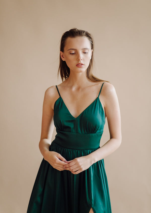 How to Wear a Green Dress: 10 Tips to Shine Onpost How to Wear a Green Dress: 10 Tips to Shine Onpost