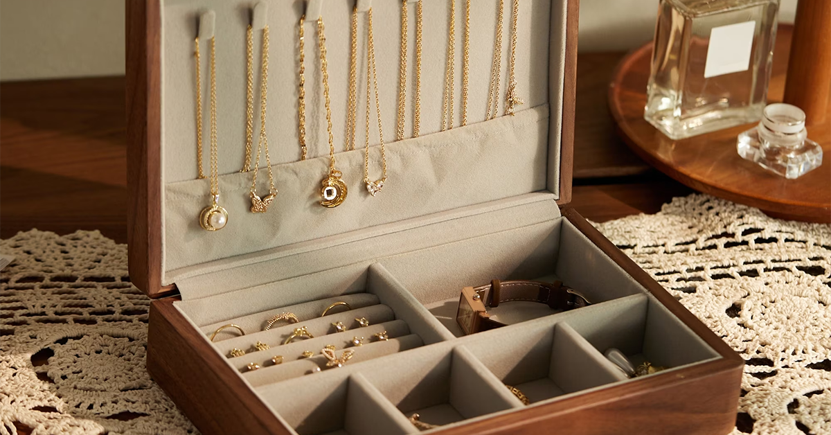 Basic Pieces for Your Jewelry Box – Onpost
