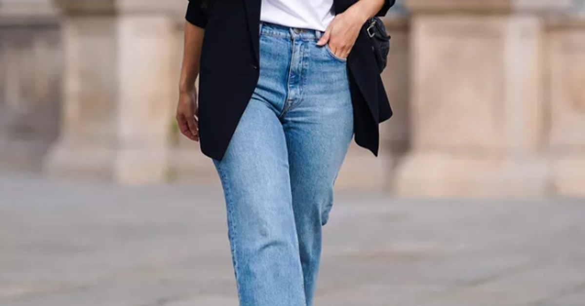How To Style and Wear Mom Jeans like a ~Cool~ Mom