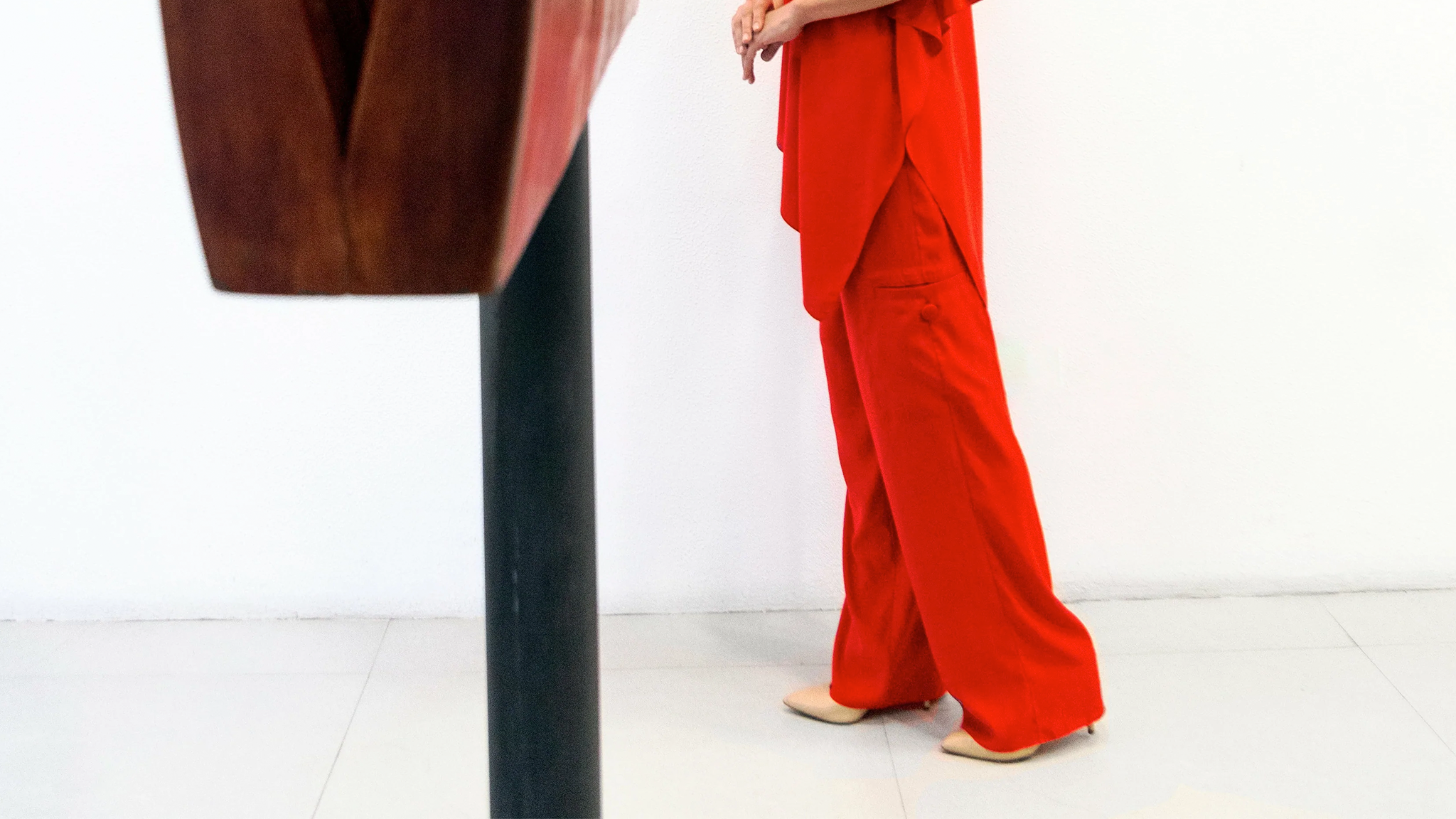 What To Wear With Red Pants: 6 Styling Tips