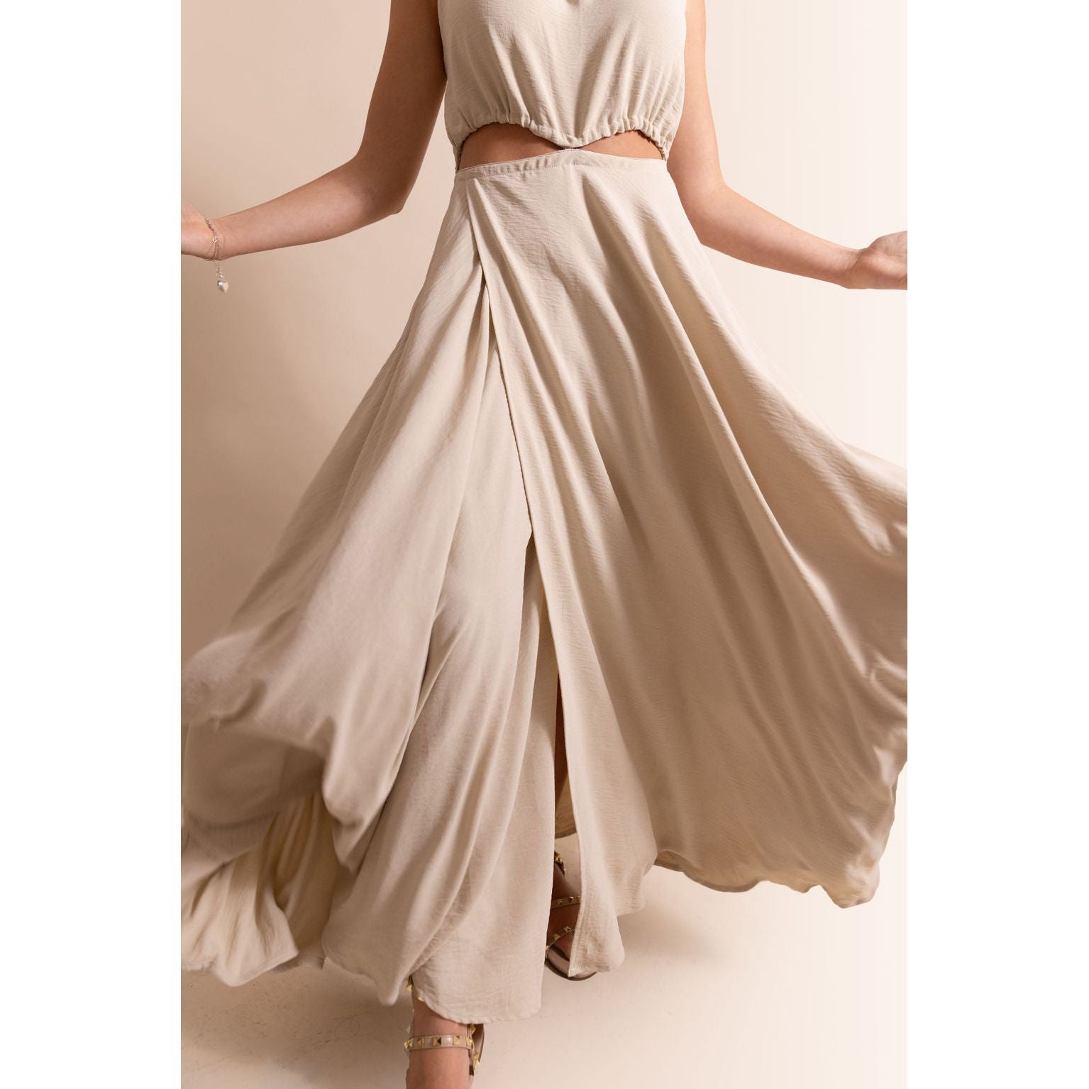 accessories for halter neck dress Jewelry for Halter Wedding Guest Dresses | Style Guide