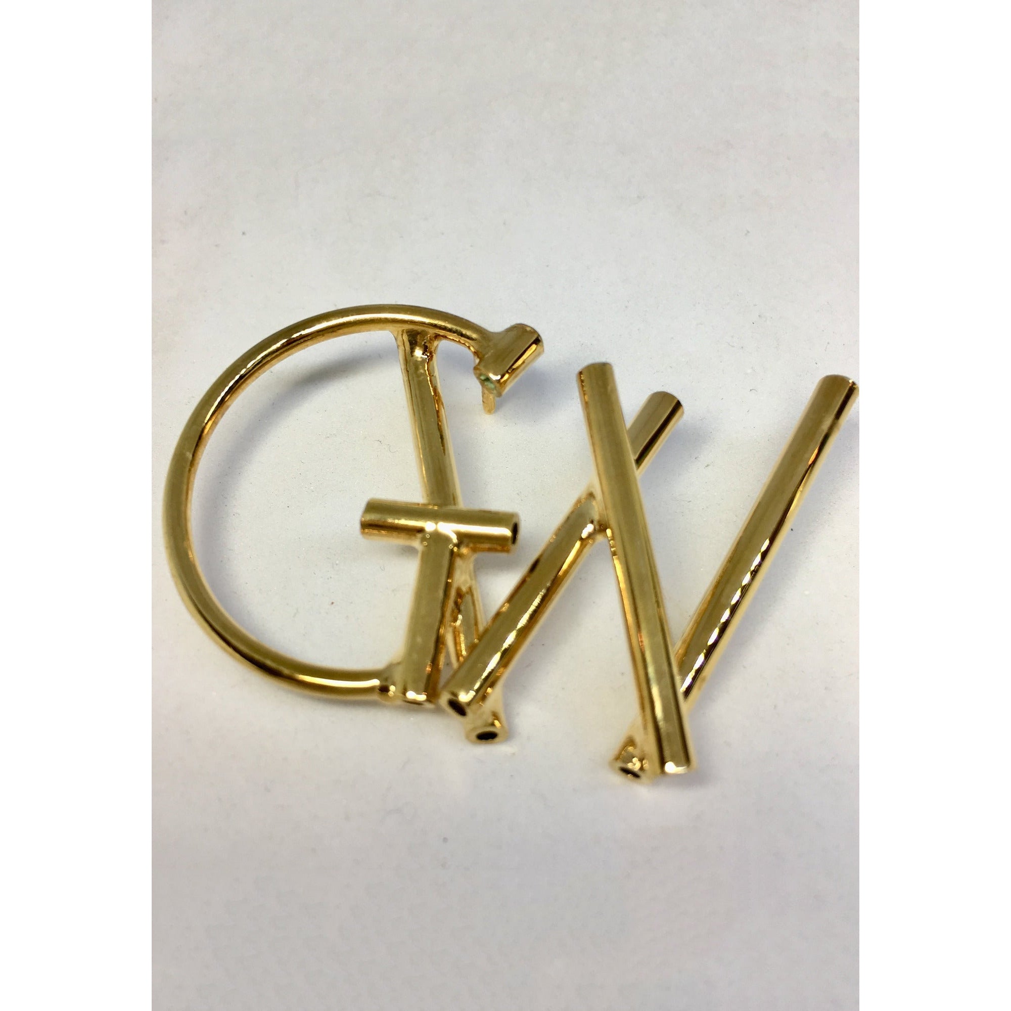 custom-initials-pin-brooch